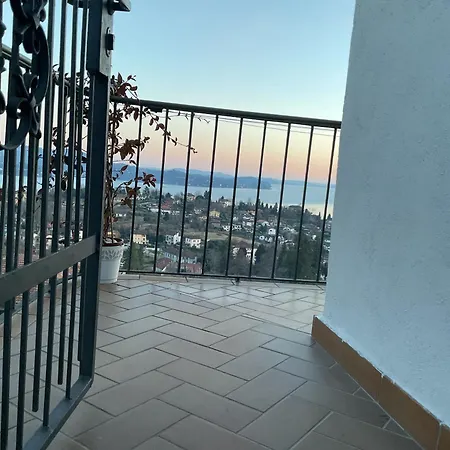 Lägenhet Overlooking Maggiore