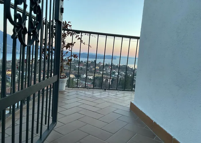 Apartament Overlooking Maggiore